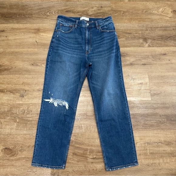 Abercrombie Ultra High Rise Ankle Straight Blue Jean Lightweight Size 10/30 NEW - Picture 2 of 6